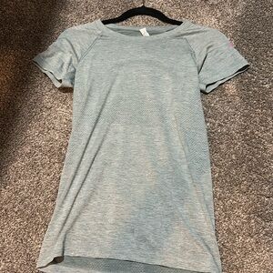 Green Peloton lululemon athletica short sleeve swiftly tech shirt